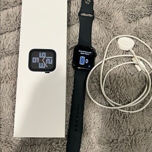 Apple Watch SE  Smartwatch